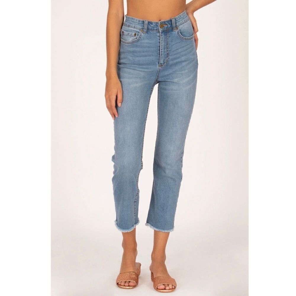 Amuse Society La Vida‎ High Waist Raw Hem Medium Wash Jeans Size 29